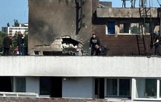 Romanian viranomaiset tutkivat venäläisdroonin aiheuttamia tuhoja Romanian itäisessä Galațin kaupungissa 29. toukokuuta